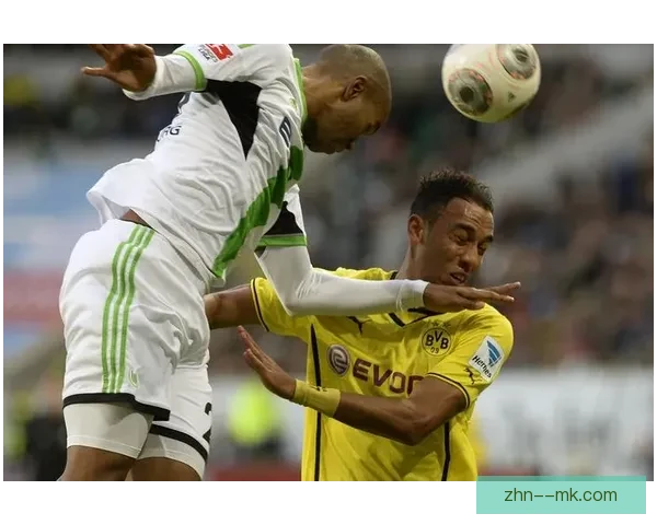 劳姆德甲主场任意球直接破门精彩瞬间引爆全场观众热烈欢呼